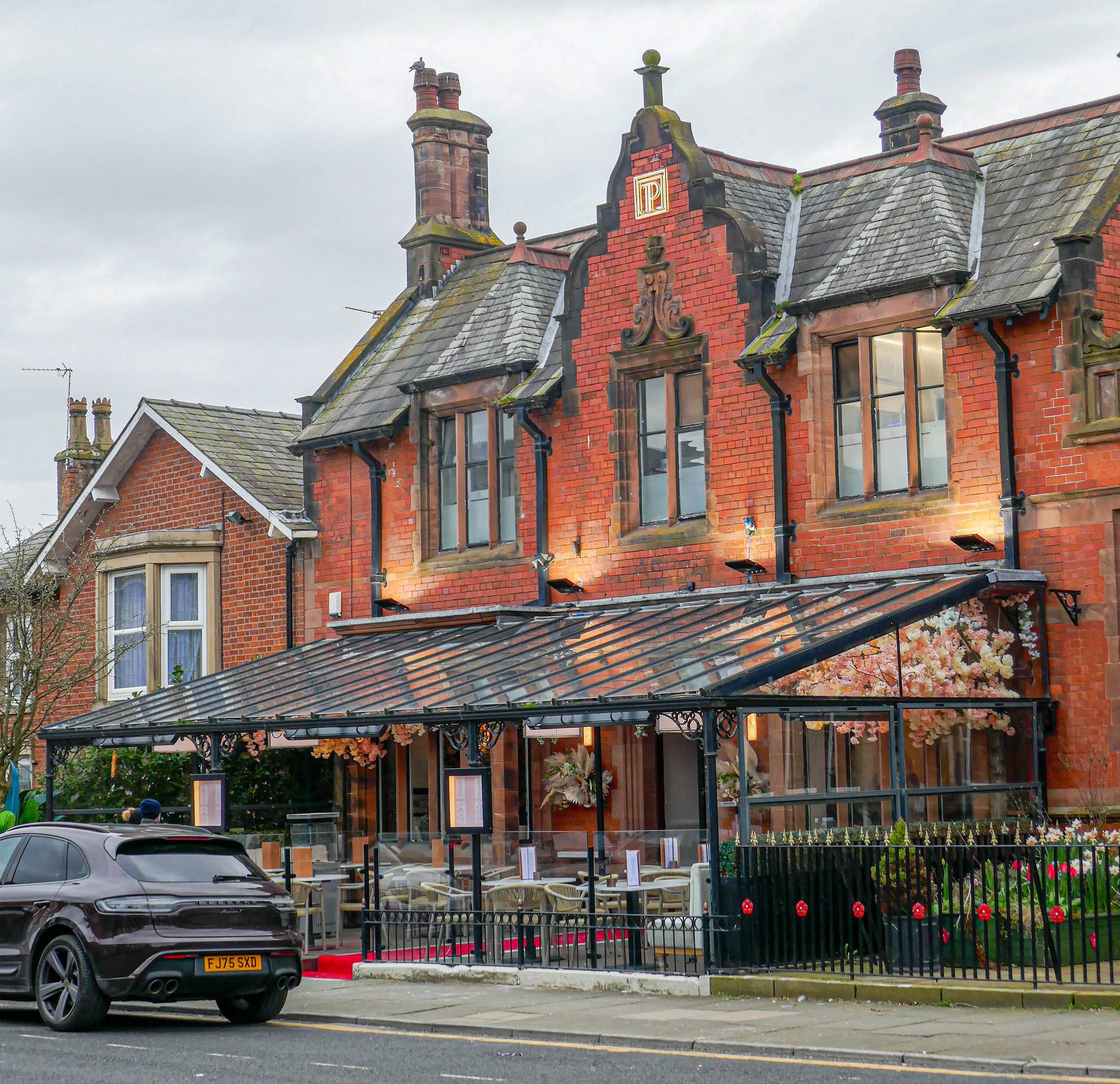 where to eat in lytham peninsula Club